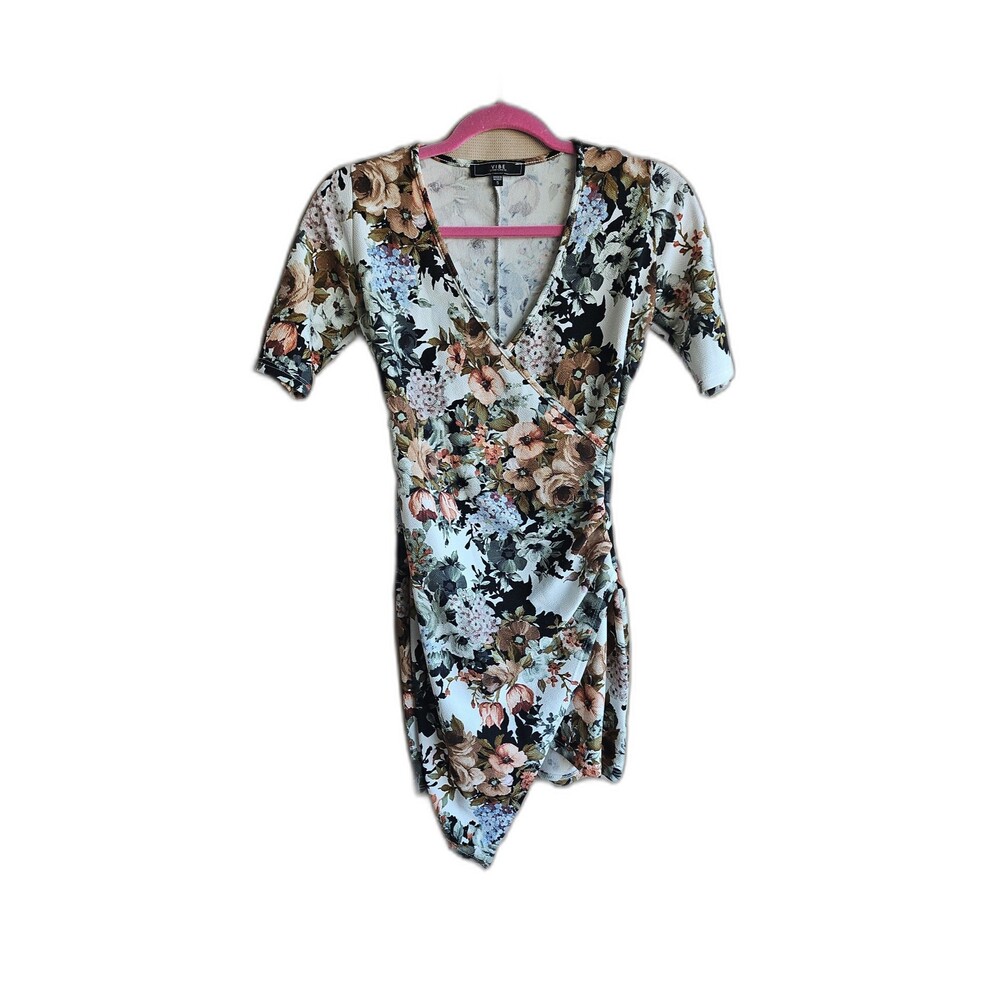 white floral wrap mini dress bodycon short sleeves size small